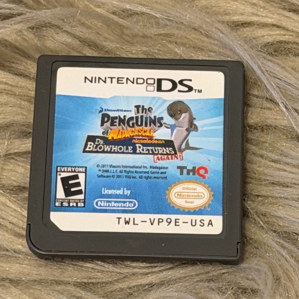 Nintendo DS The Penguins of Madagascar Dr. Blowhole Returns Game
